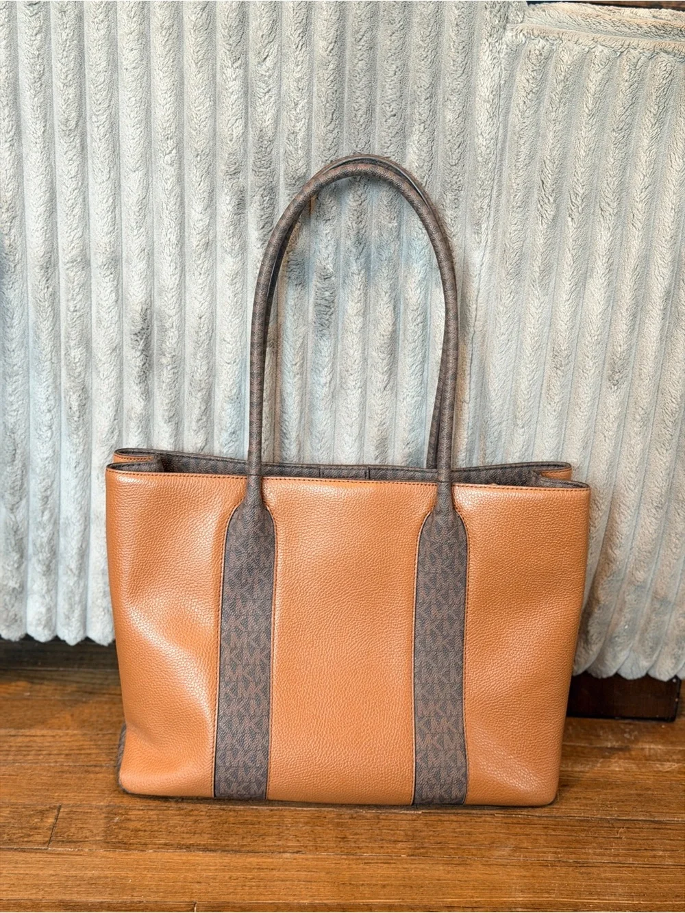 Michael Kors Austin Large Leather Shoulder Tote Bag/Purse